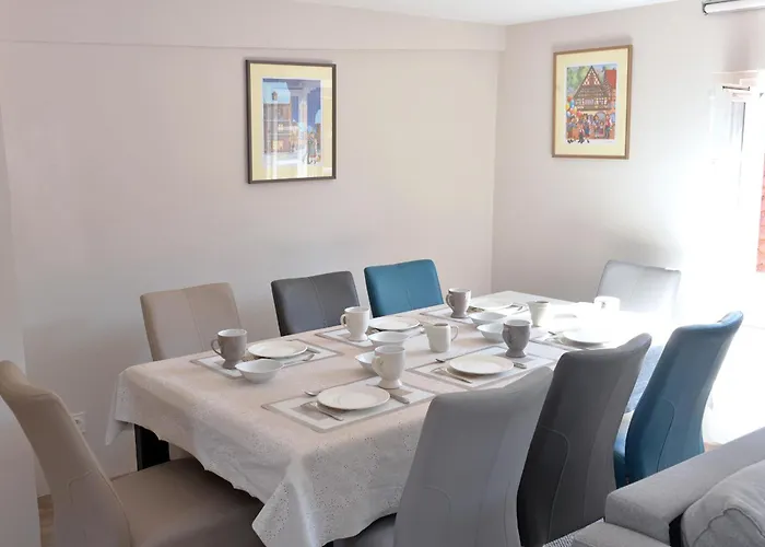 Apartment Le Dolder De Luxe Classe 4 Etoiles Au Coeur Des Remparts De - Animaux De Compagnie Acceptes